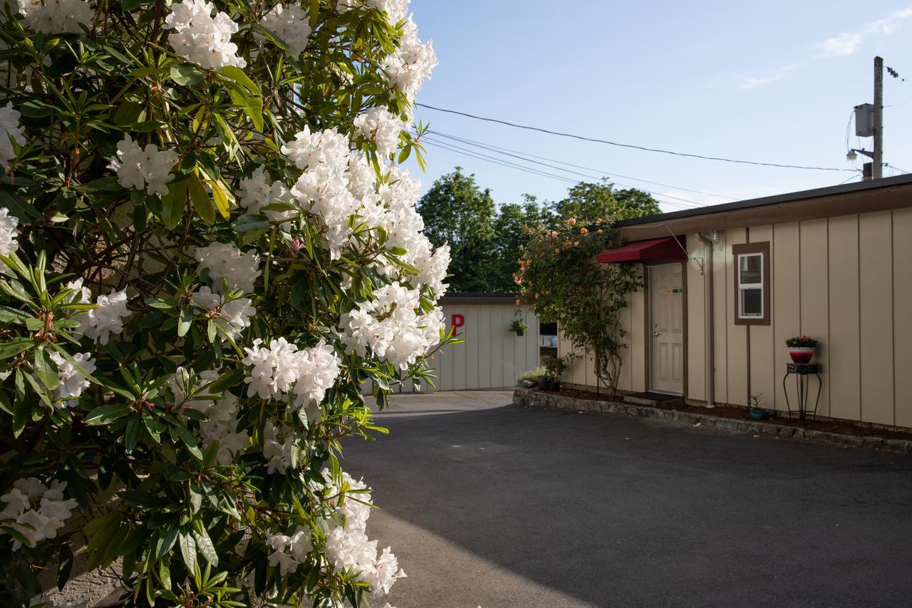 Cherry Tree Inn Saanich Buitenkant foto