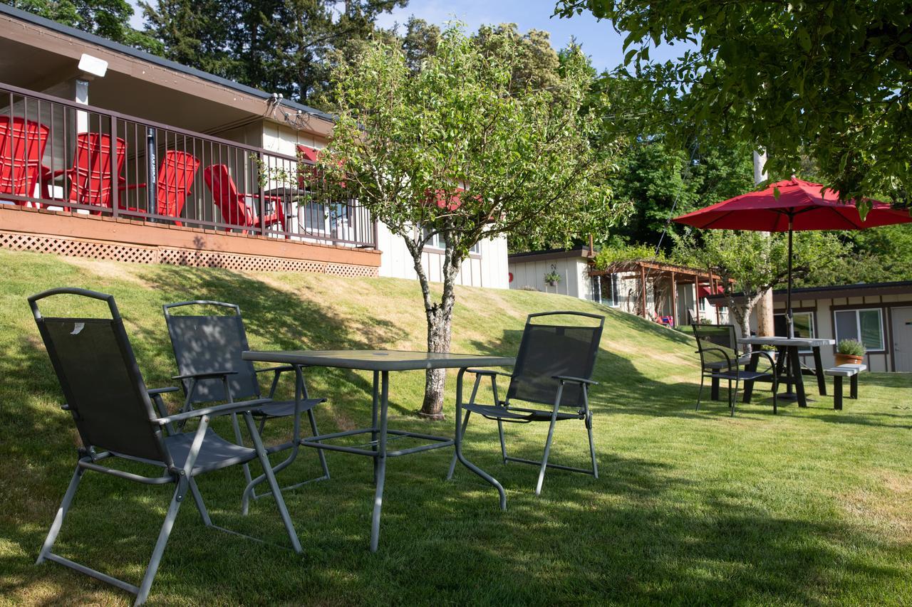Cherry Tree Inn Saanich Buitenkant foto